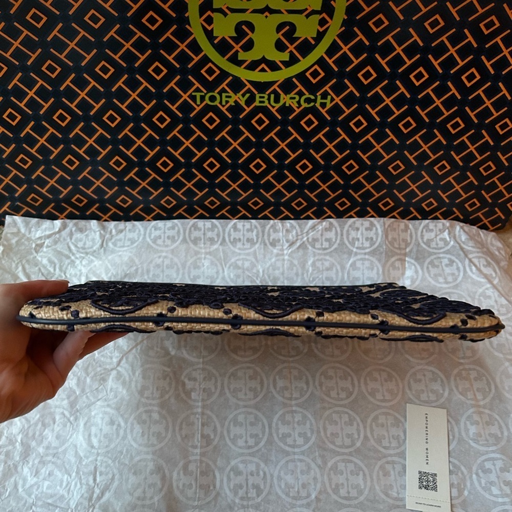 Tory Burch T Monogram Embroidered Straw Pouch Royal Navy - Picture 2 of 11